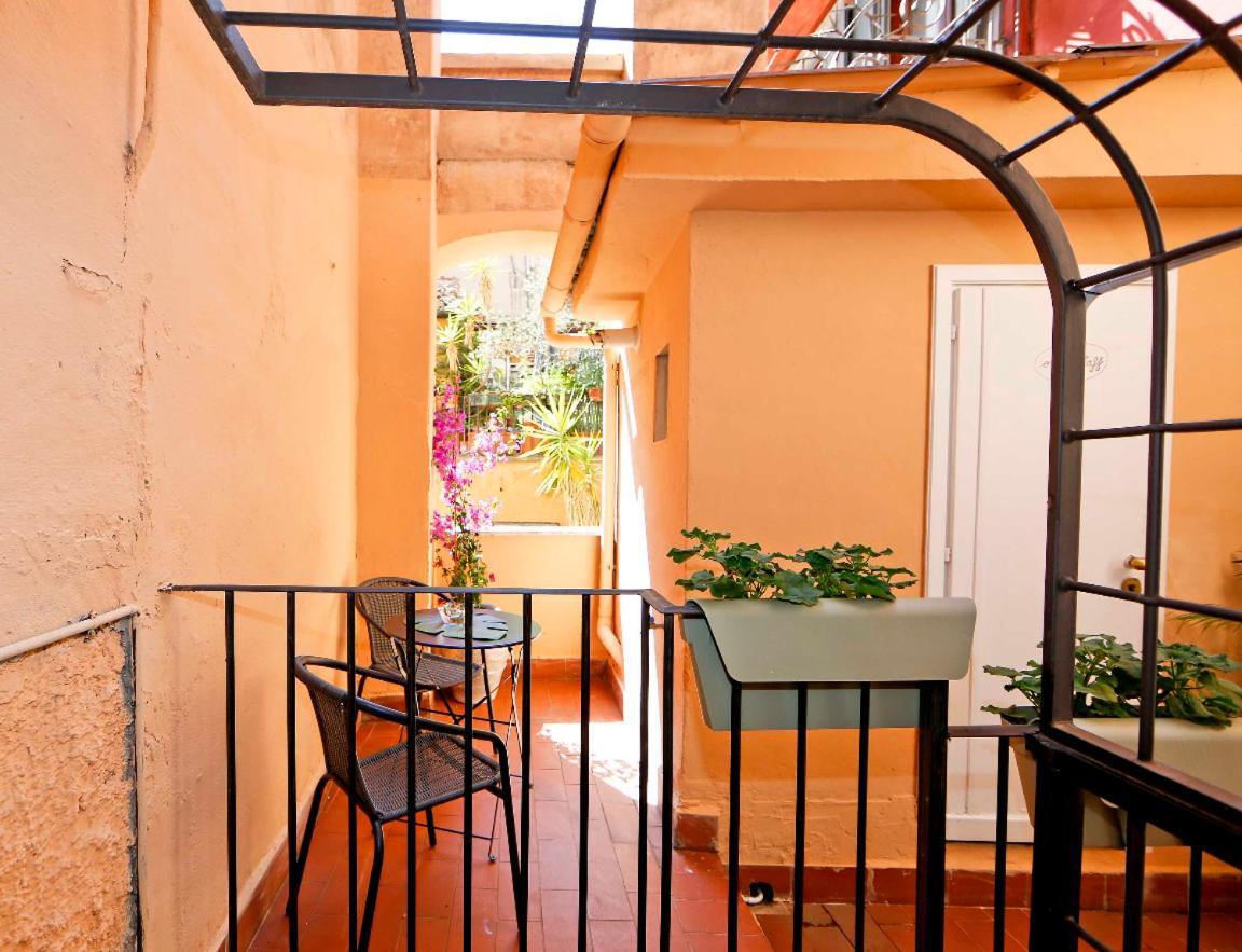 Monti With Charming Terrace Rom