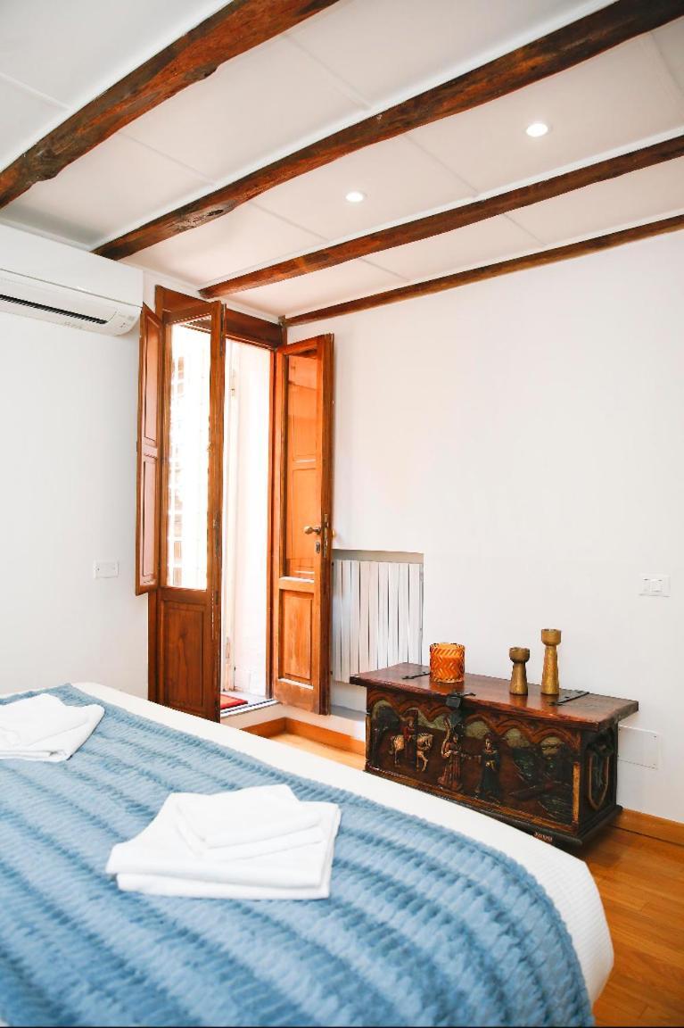 Apartment Monti With Charming Terrace Rom